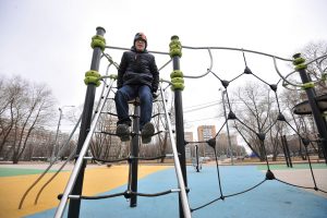 Лучшим спортивным двором в Южном округе признали площадку в Нагатинском Затоне. Фото: архив, «Вечерняя Москва» Лучшим спортивным двором в Южном округе признали площадку в Нагатинском Затоне. Фото: архив, «Вечерняя Москва»